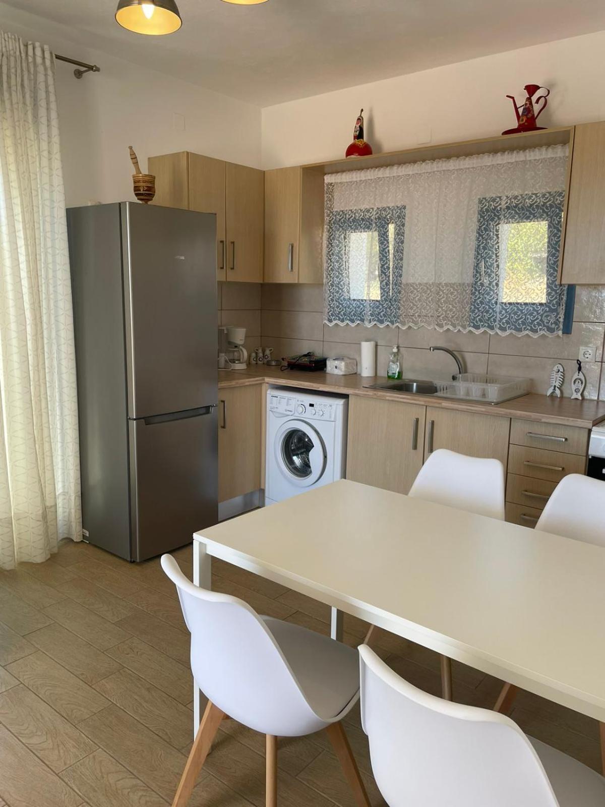 Holiday home Theros House *